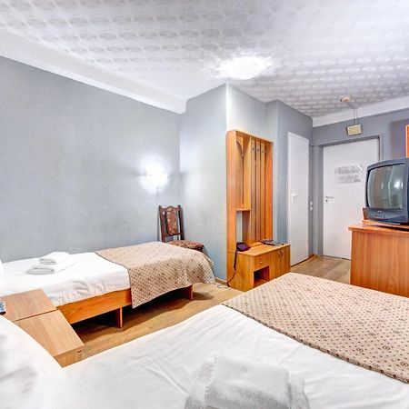 Hotel 7F Kiev Exterior foto