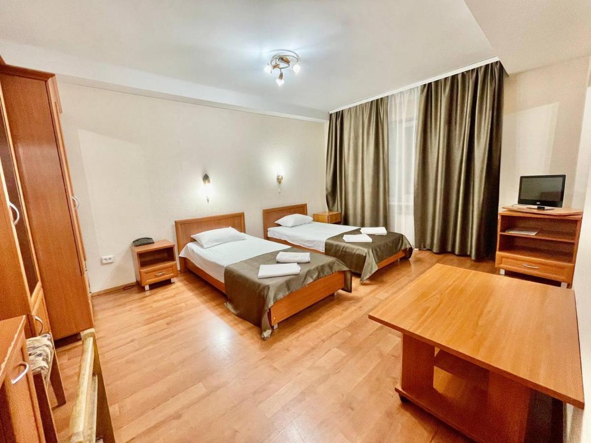 Hotel 7F Kiev Exterior foto