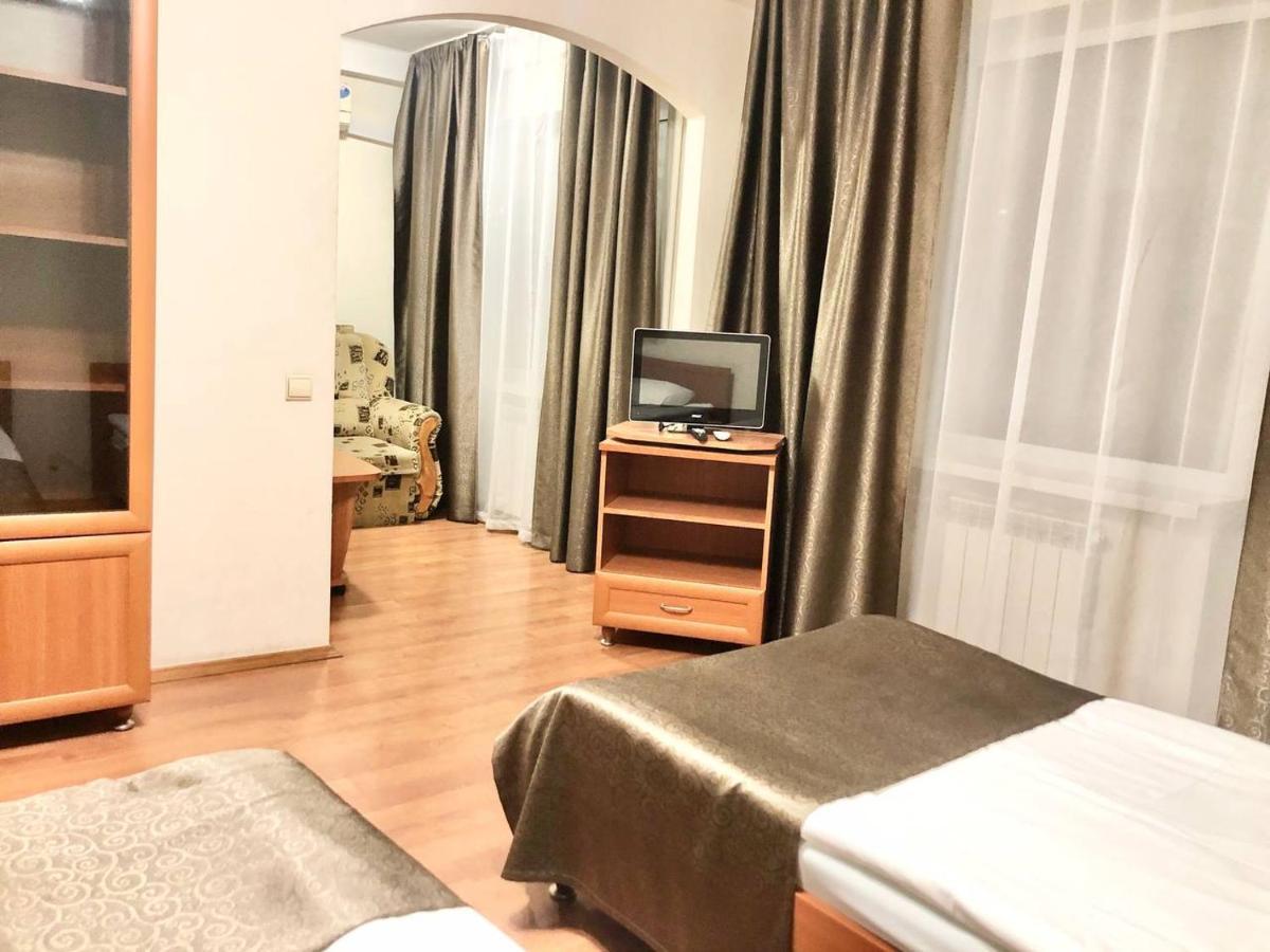 Hotel 7F Kiev Exterior foto