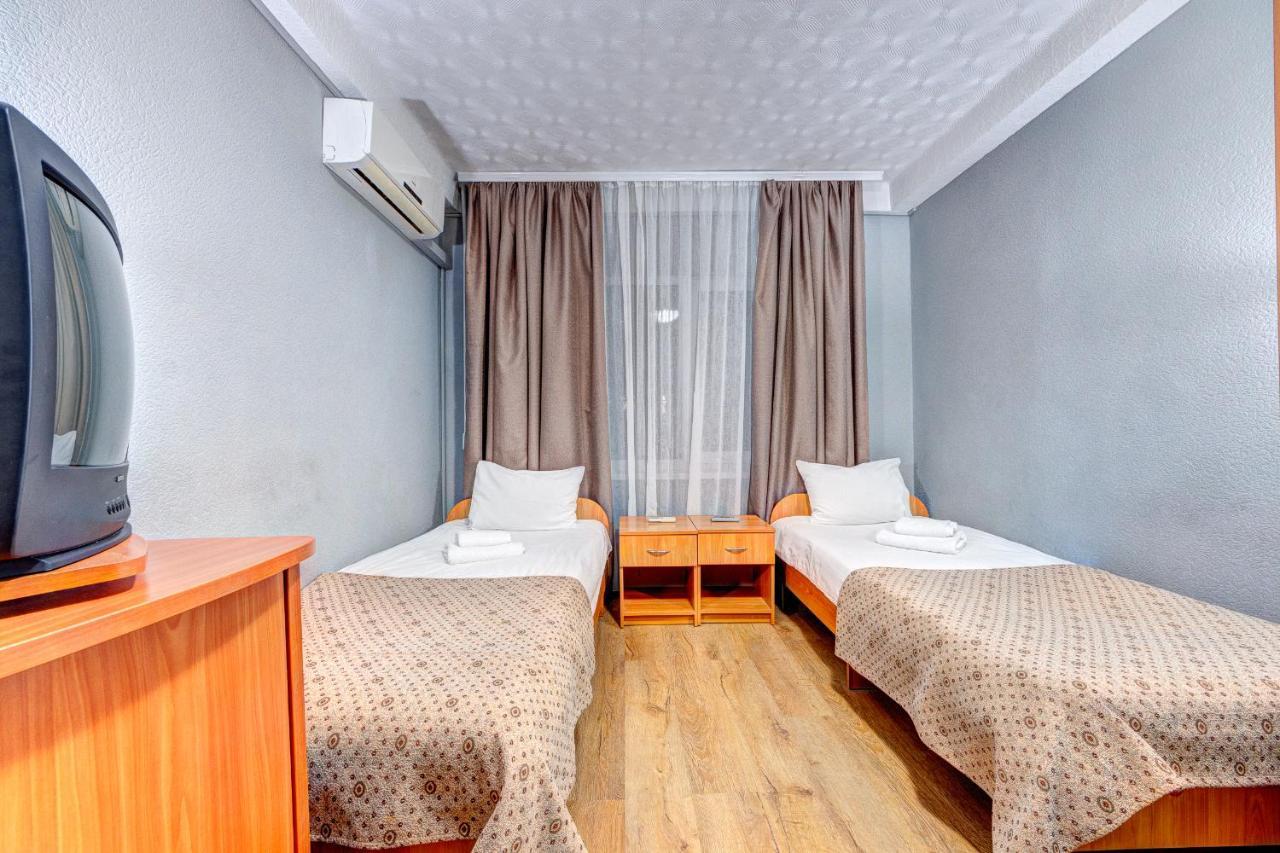 Hotel 7F Kiev Exterior foto