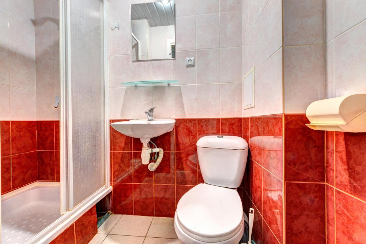Hotel 7F Kiev Exterior foto