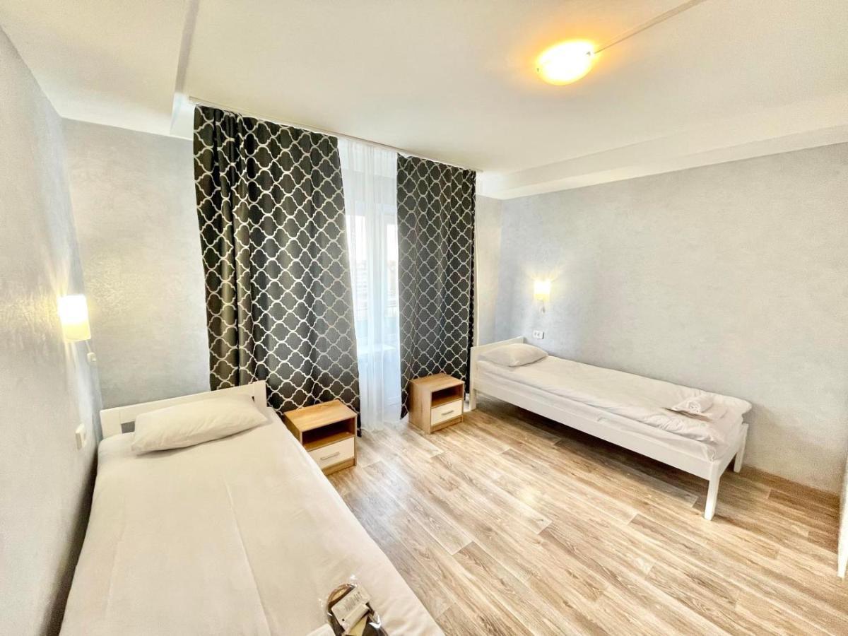 Hotel 7F Kiev Exterior foto